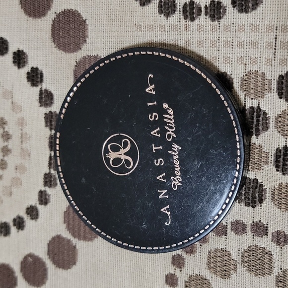 COPY - Anastasia Beverly Hills Black Travel Compact Mirror - Picture 2 of 5